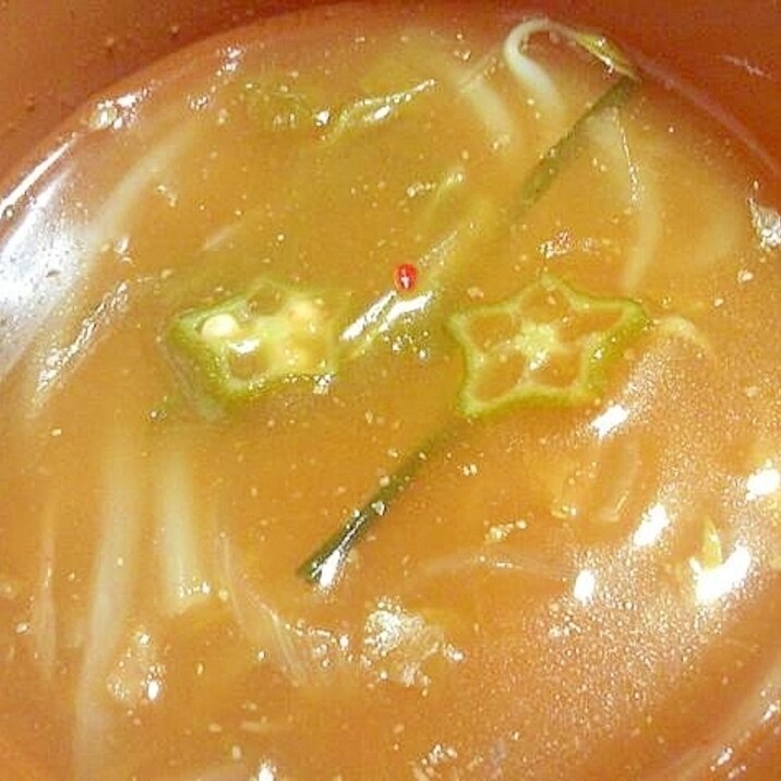 オクラともやしのキムチ豆乳スープ